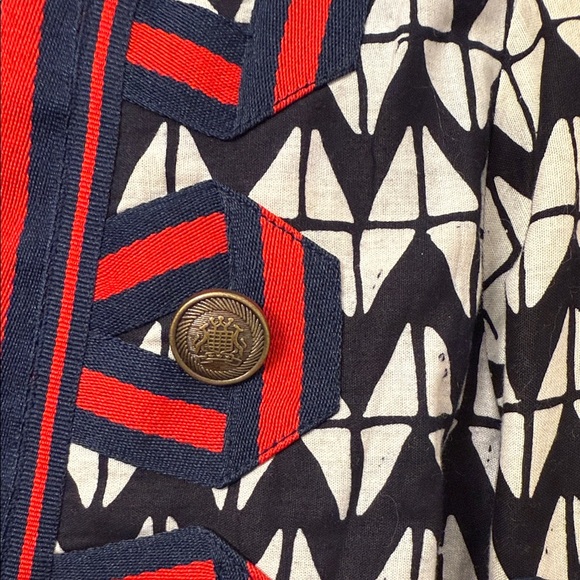 Kewangen Geometric Patterned Jacket - Picture 3 of 10